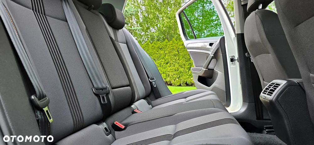Volkswagen Golf - 12