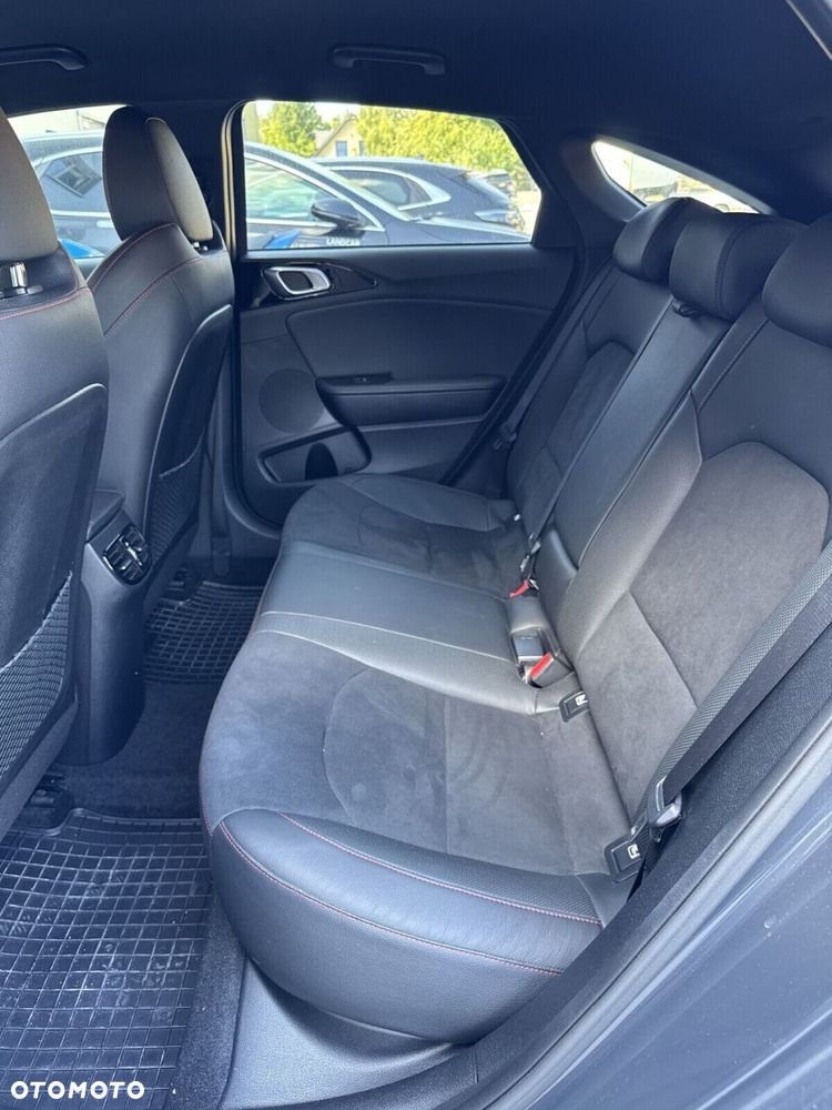 Kia ProCeed 1.6 T-GDI GT DCT - 29