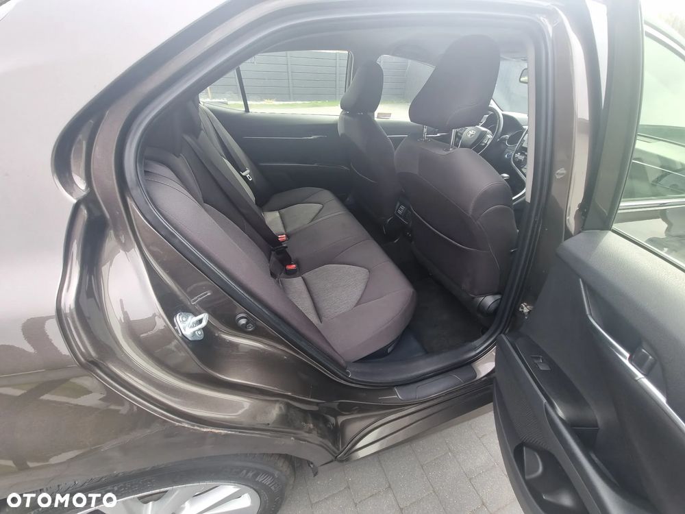 Toyota Camry 2.5 Hybrid Comfort CVT - 21