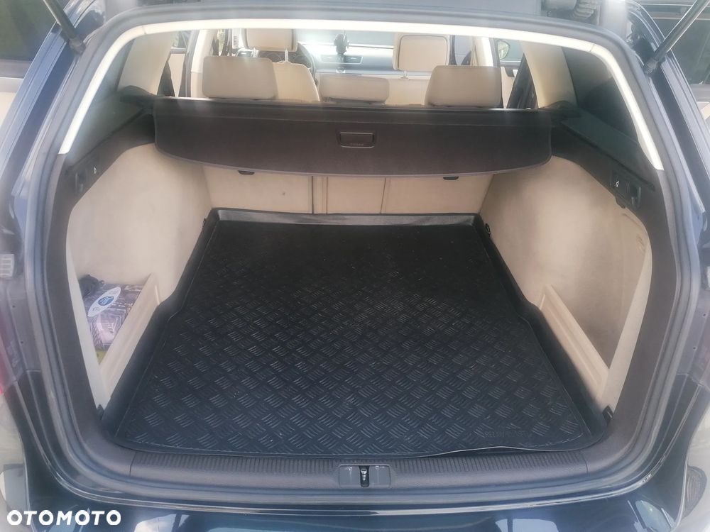 Volkswagen Passat 2.0 TDI Comfortline - 16