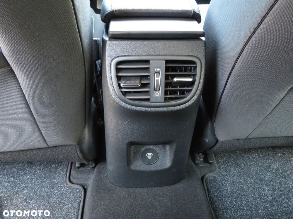 Kia Ceed 1.6 CRDi (48V Mild-Hybrid) DCT7 Spirit - 34