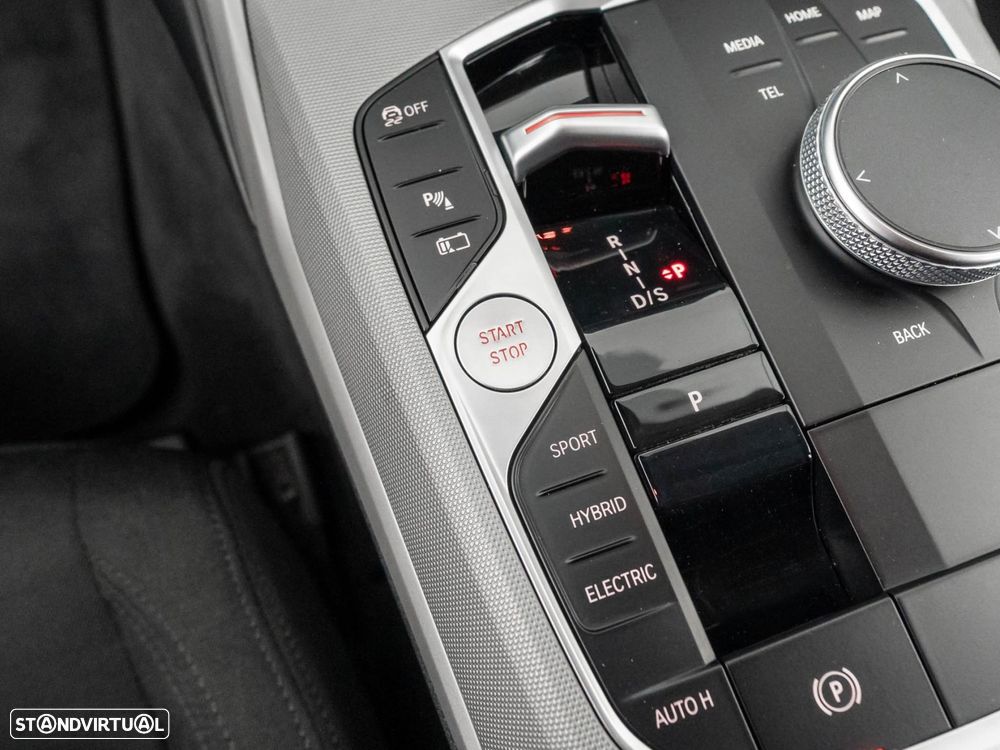 BMW 320 e Touring Auto - 26