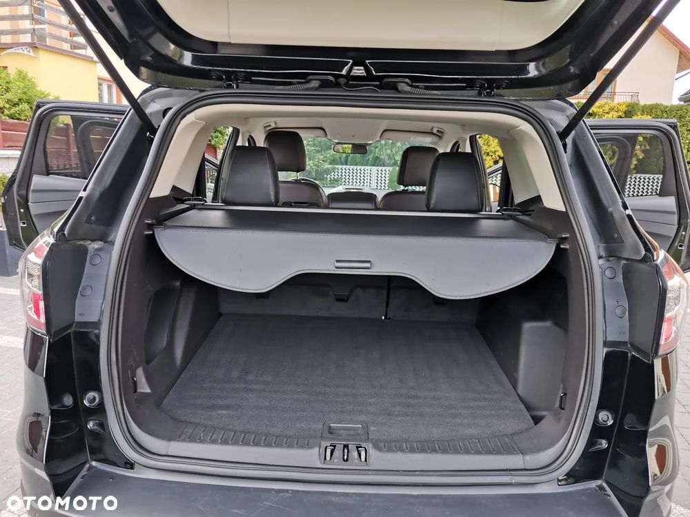 Ford Escape 2.0 EcoBoost AWD Titanium - 12