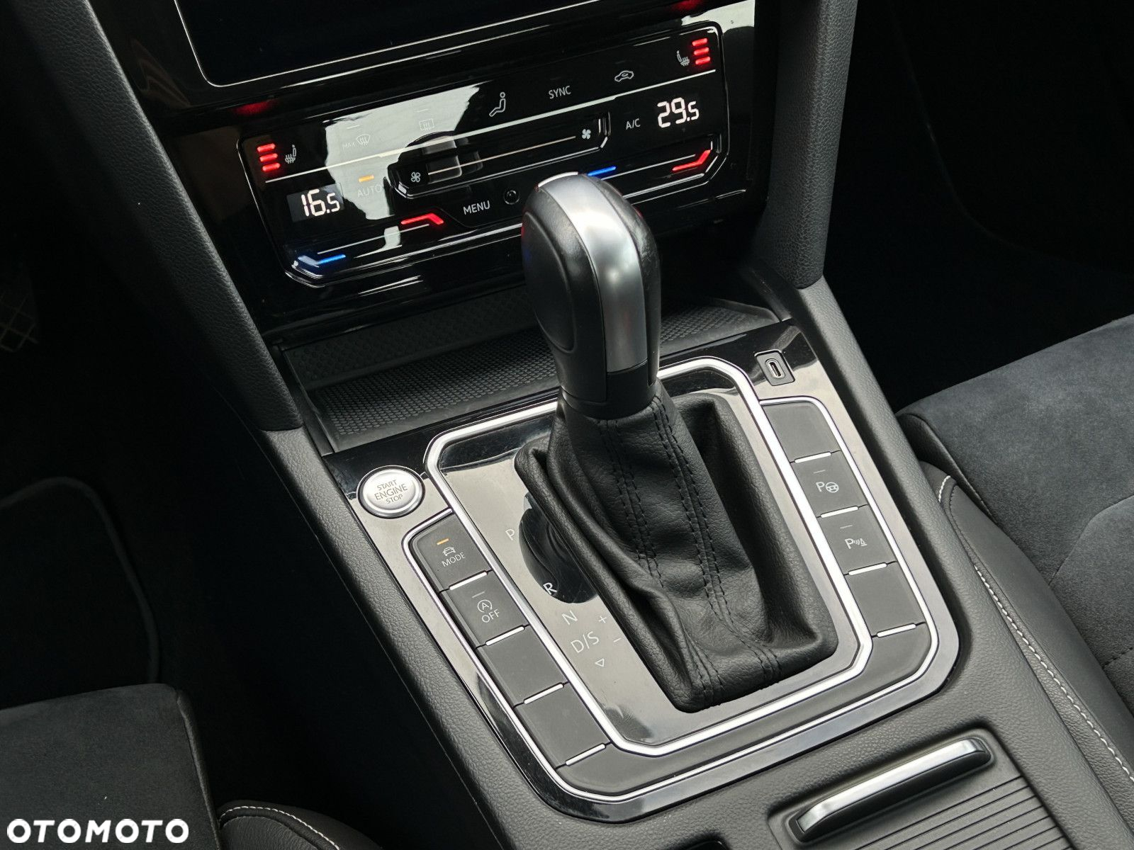 Volkswagen Passat 1.5 TSI EVO Elegance DSG - 24