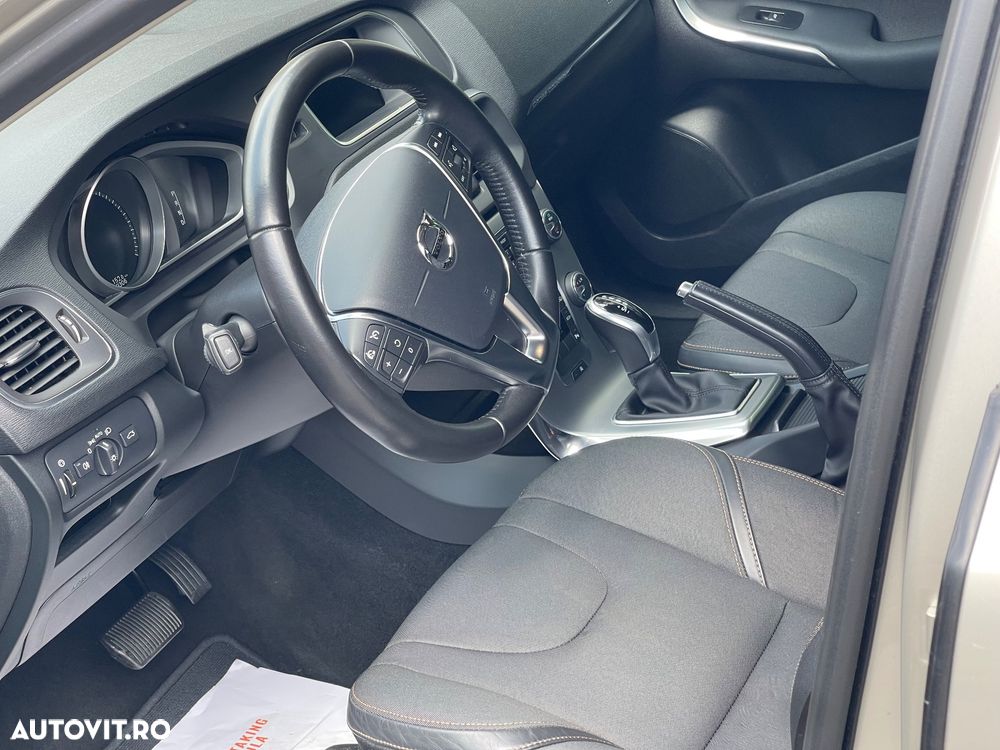 Volvo V40 D2 Aut. Momentum - 7