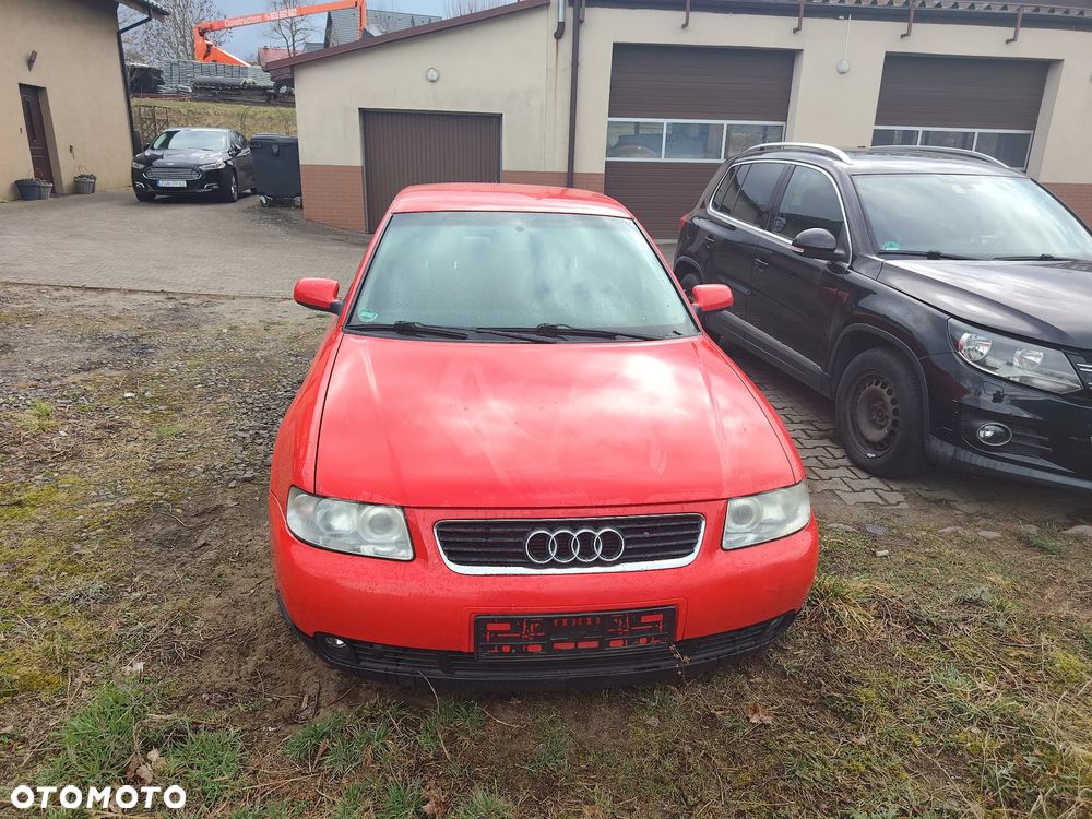 Audi A3 3-drzwiowe 1.6 Attraction - 1