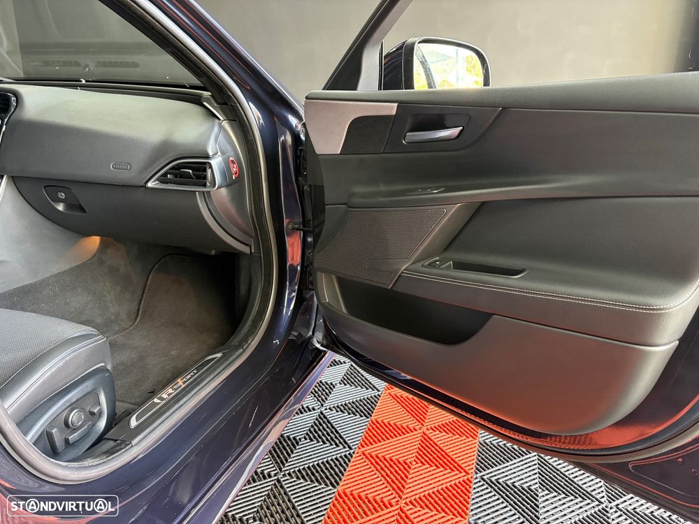 Jaguar XE 20d Aut. R-Sport - 42