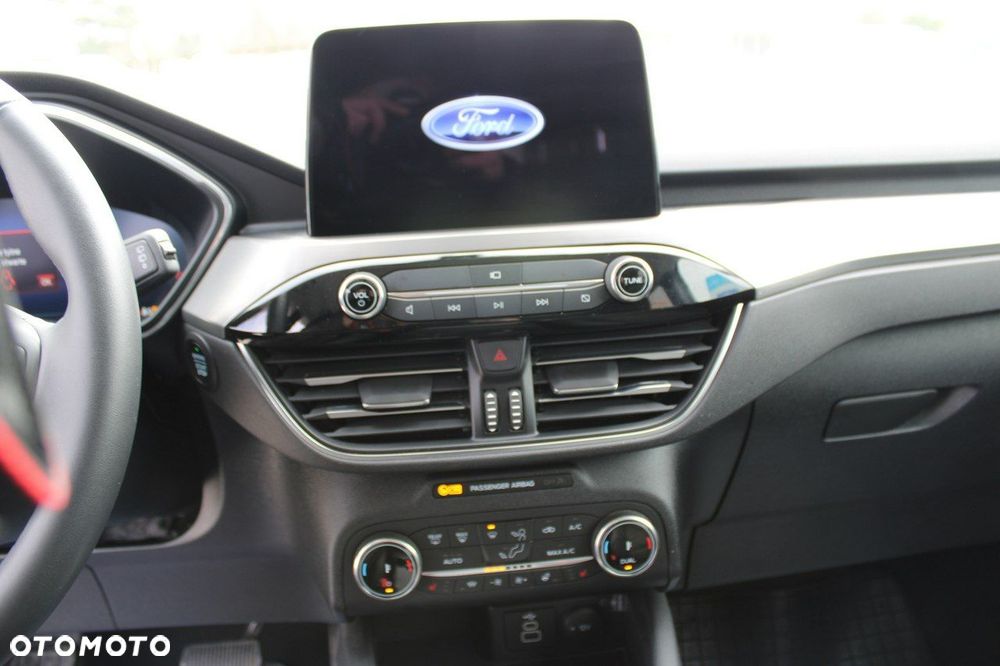Ford Kuga - 32