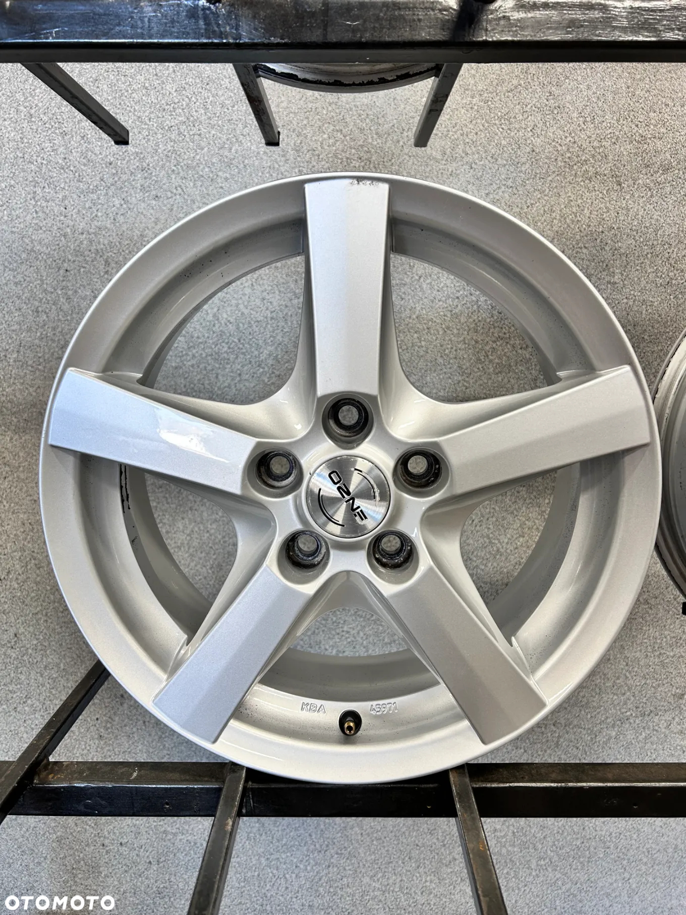 4 FELGI ALU. VW GOLF 5,6,TOURAN,CADDY,SEAT LEON 2, SKODA OCTAVIA 2 16''  6,5J  ET45 - 6