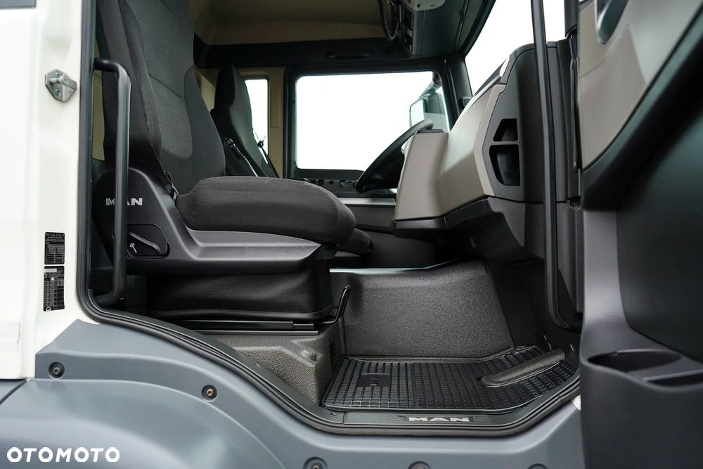MAN TGS / 26.360 / EURO 6 / CHŁODNIA + WINDA - 25