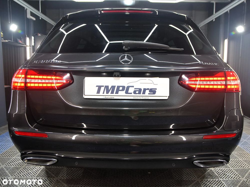 Mercedes-Benz Klasa E 300 de 4Matic 9G-TRONIC - 11