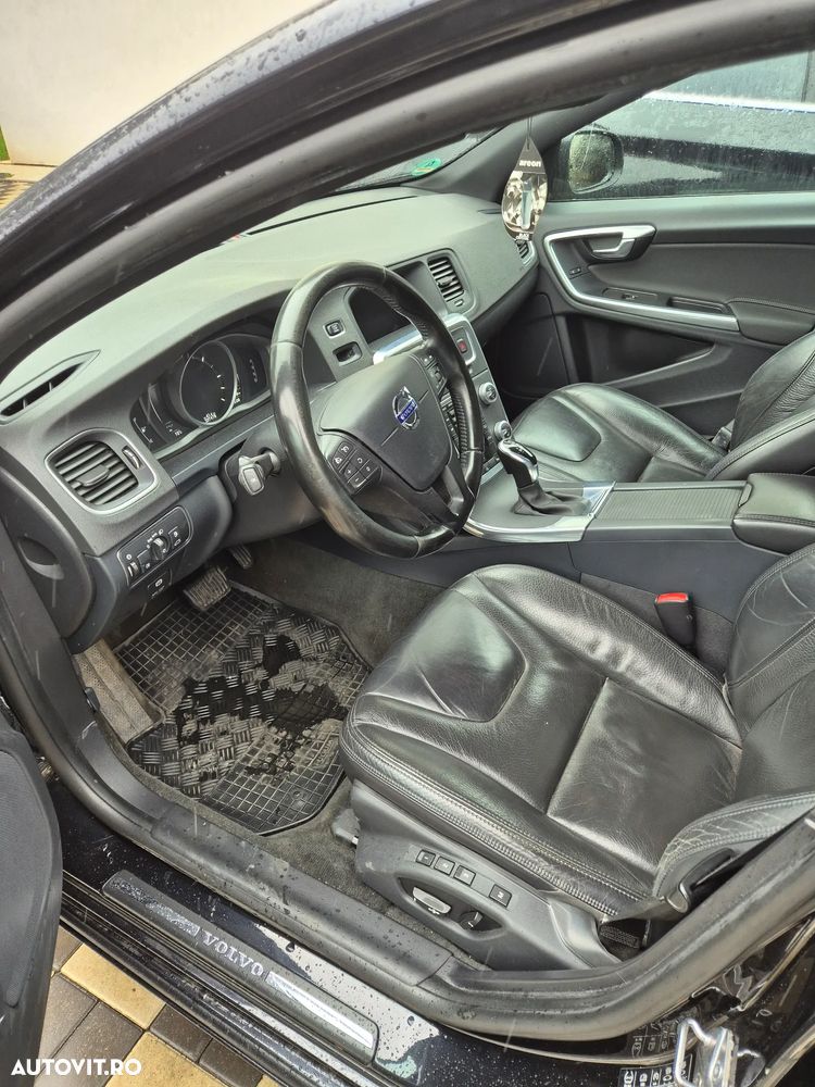 Volvo V60 D4 Geartronic Momentum - 8