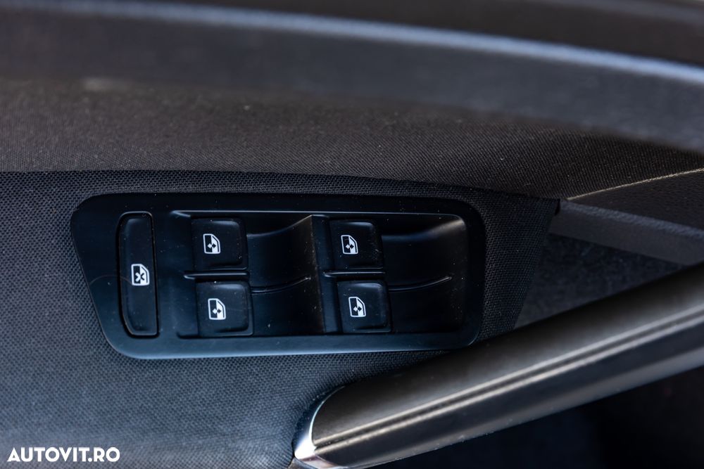 VOLKSWAGEN Golf 2019 — imagine 24