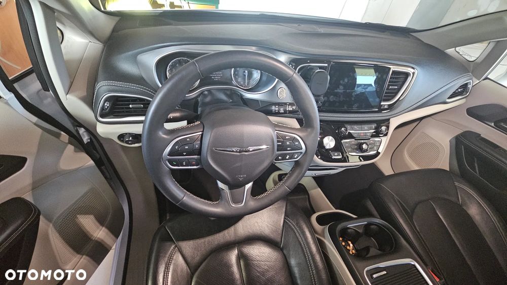 Chrysler Pacifica - 18