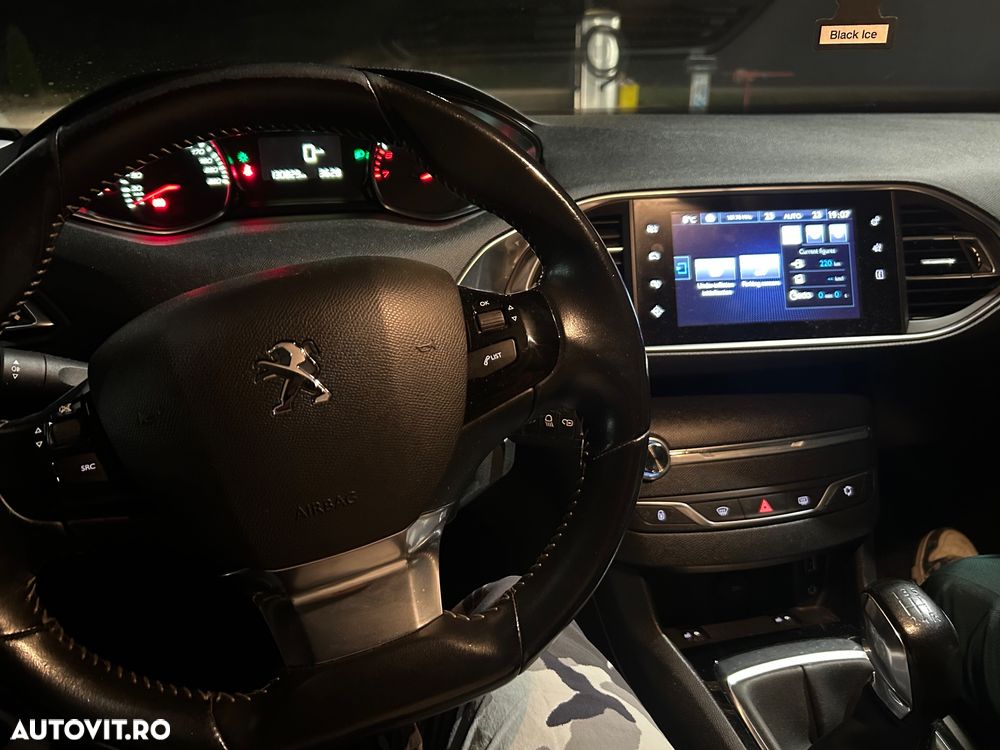 Peugeot 308 1.2 L PureTech Turbo Access - 6