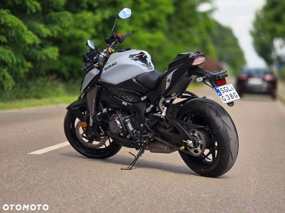 Suzuki GSX 1000 - 15