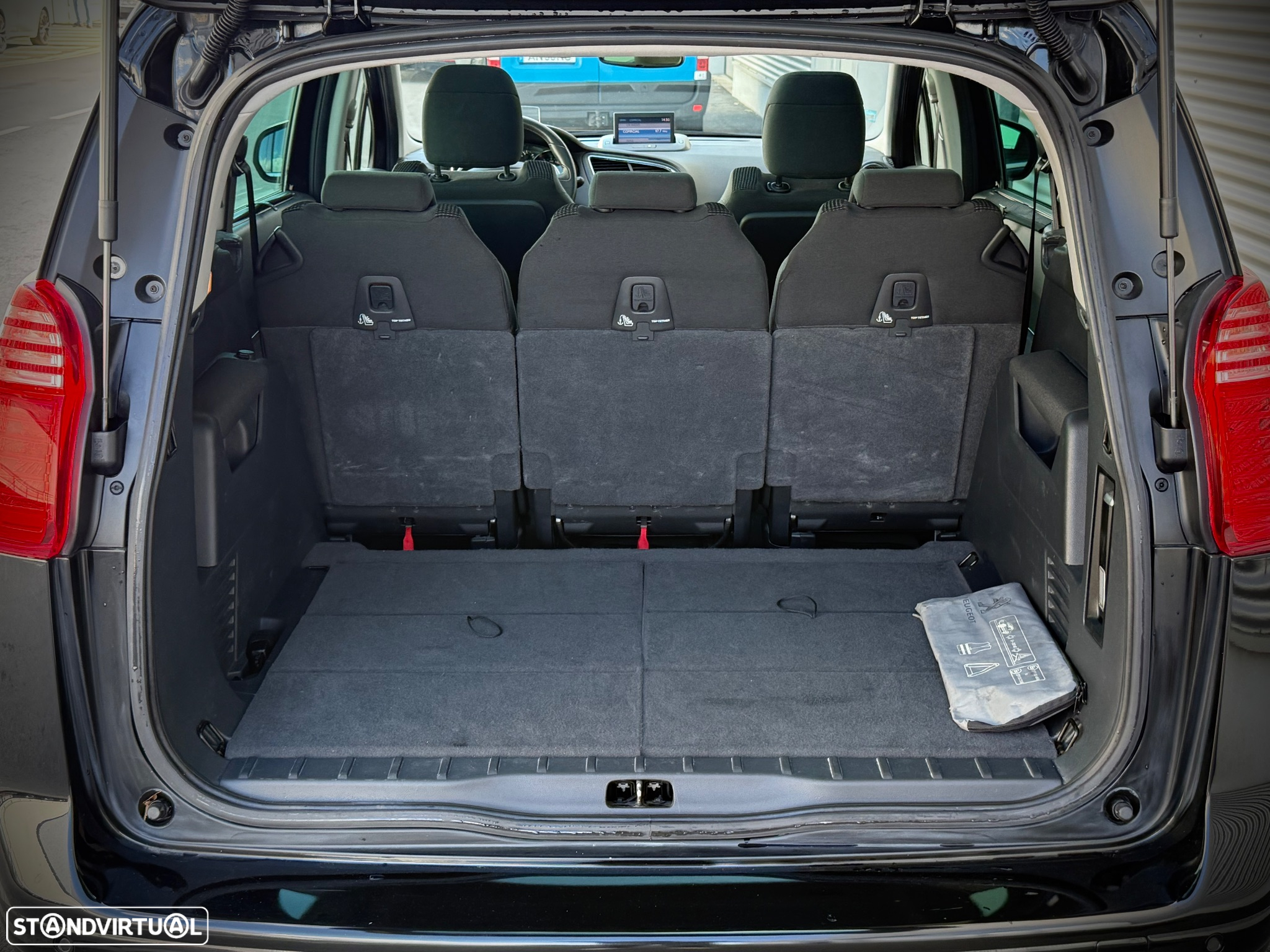 Peugeot 5008 1.6 E-HDi 7L Allure 2-Tronic - 26