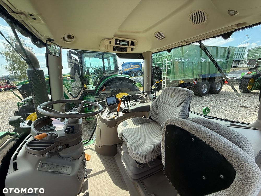 John Deere 6125R - 9