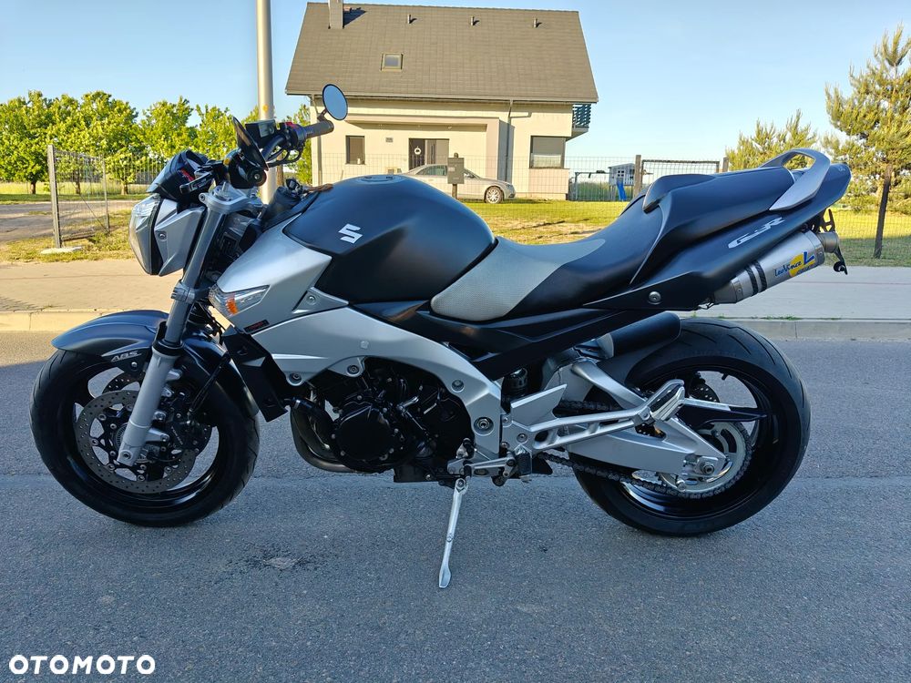Suzuki GSR - 5