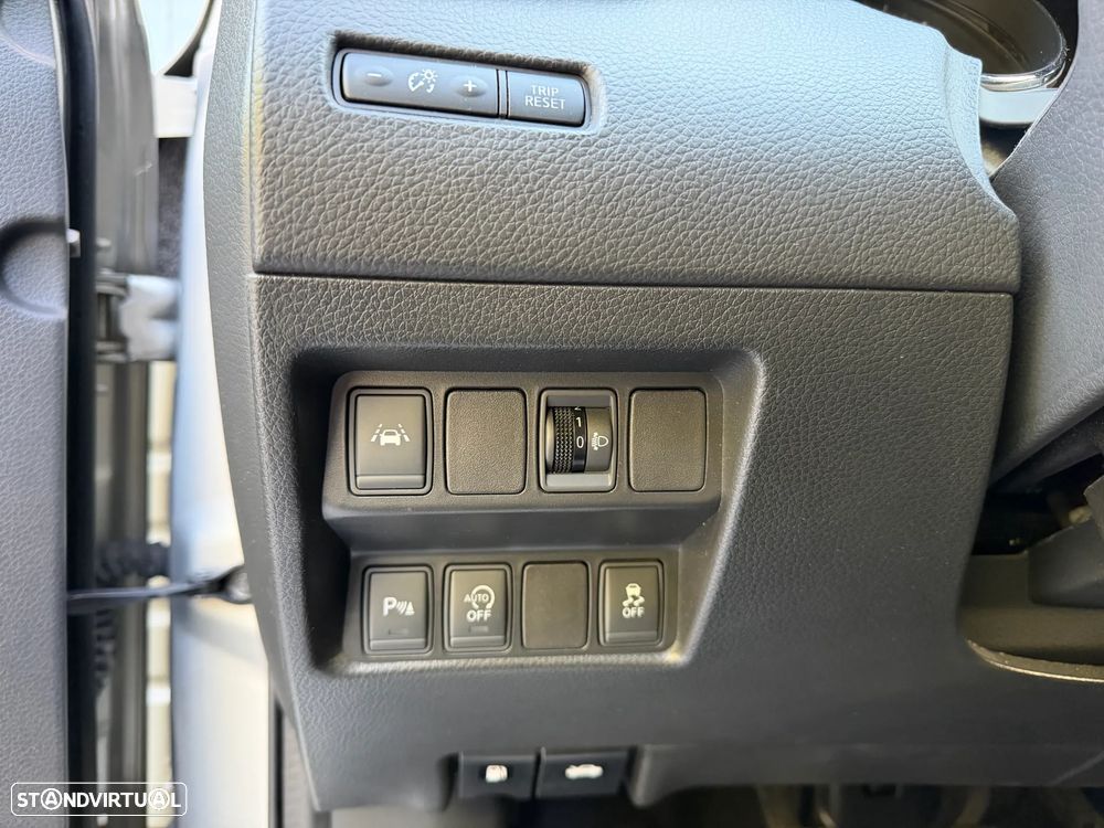 Nissan Qashqai 1.6 dCi N-Connecta 18 - 18
