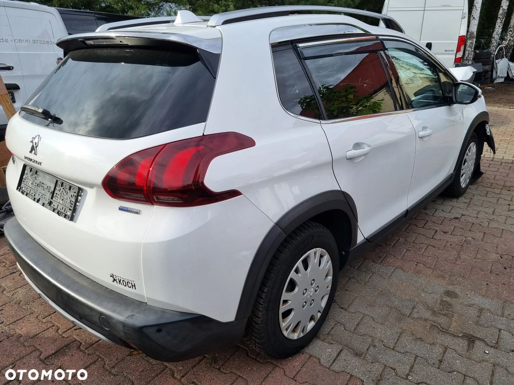 Peugeot 2008 1.2 Pure Tech Allure S&S EAT6 - 3