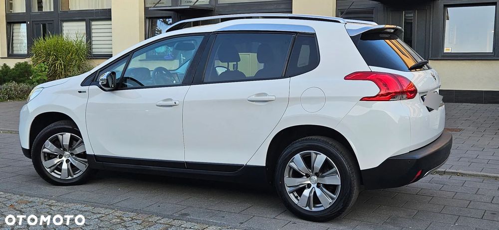 Peugeot 2008 1.2 Pure Tech Style S&S - 4