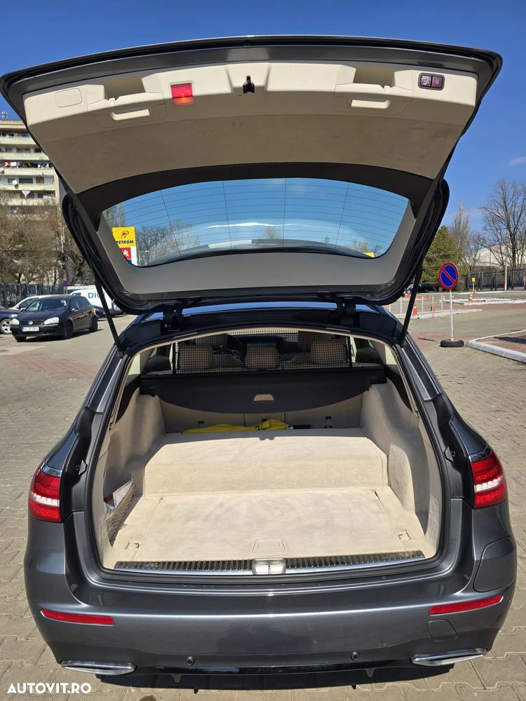 Mercedes-Benz E 300 de 9G-TRONIC Night Edition - 6