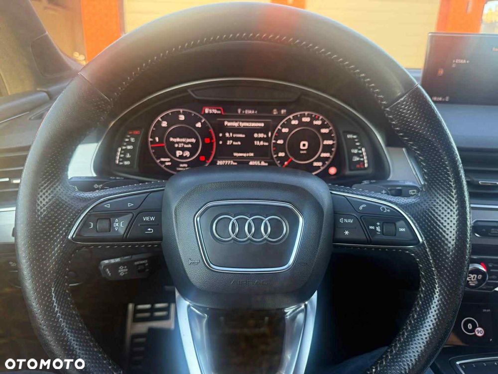 Audi Q7 - 9