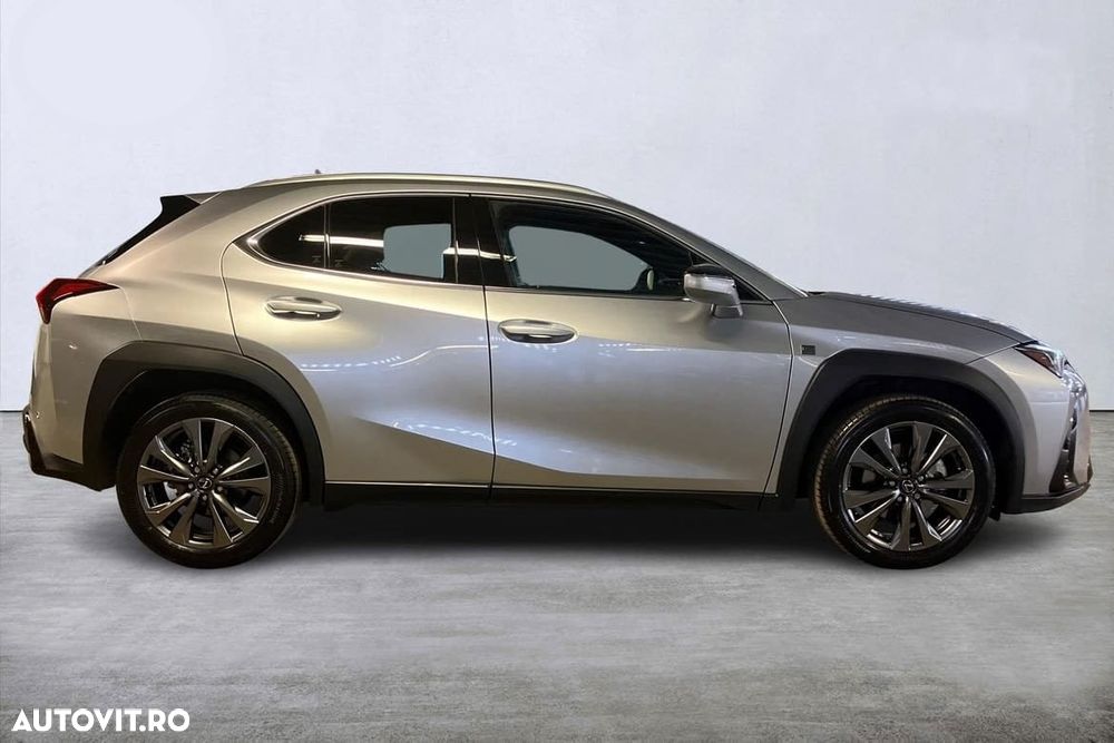 Lexus UX 300h (E-FOUR) F SPORT - 9