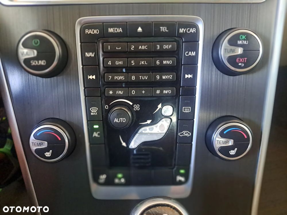 Volvo XC 60 T6 AWD Edition Pro - 21