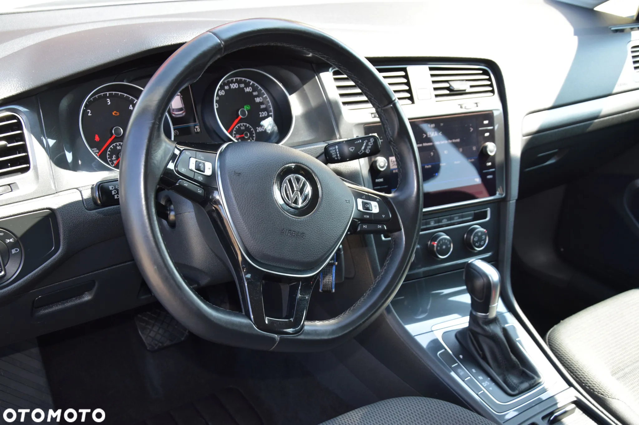Volkswagen Golf - 21