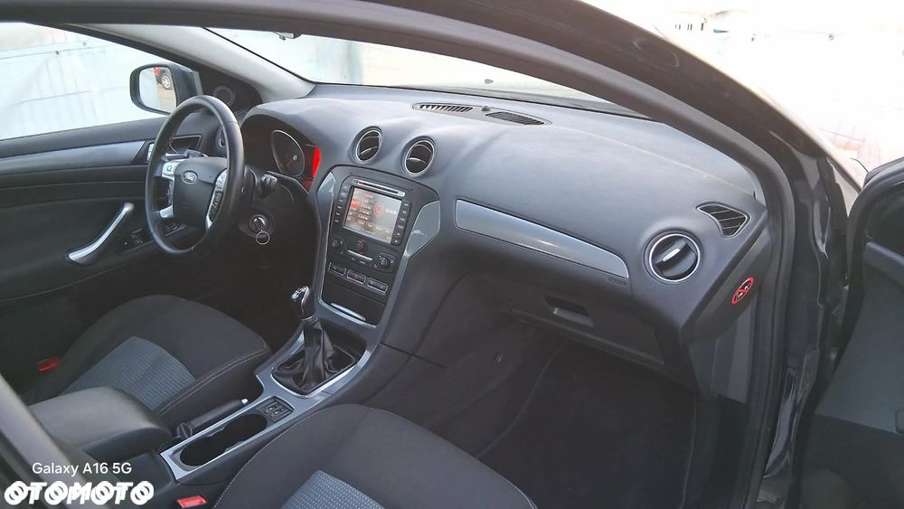 Ford Mondeo 2.0 FF Titanium - 18