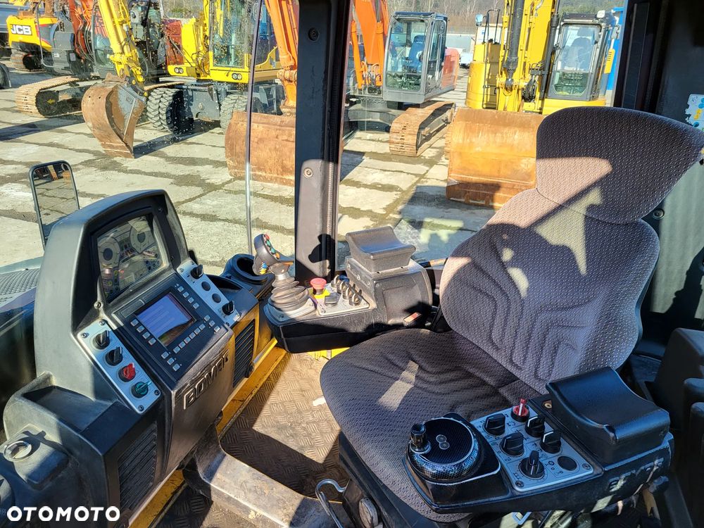 Bomag BW 154 AP 4 AM + rozsypywacz grysu z Niemiec - 10