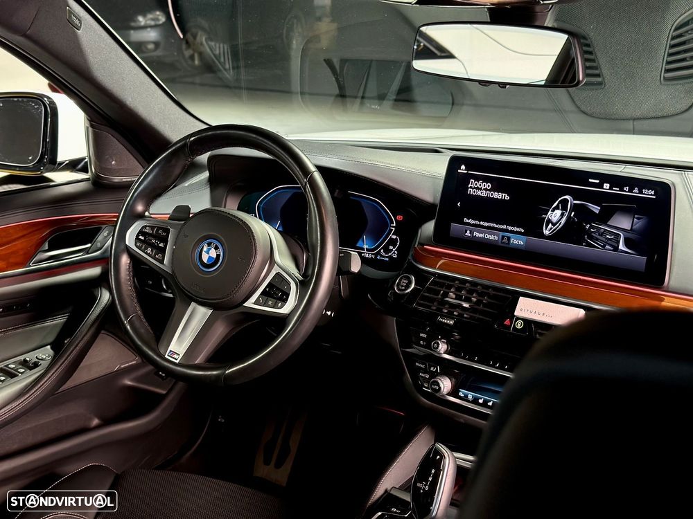 BMW 530 e Pack M - 18