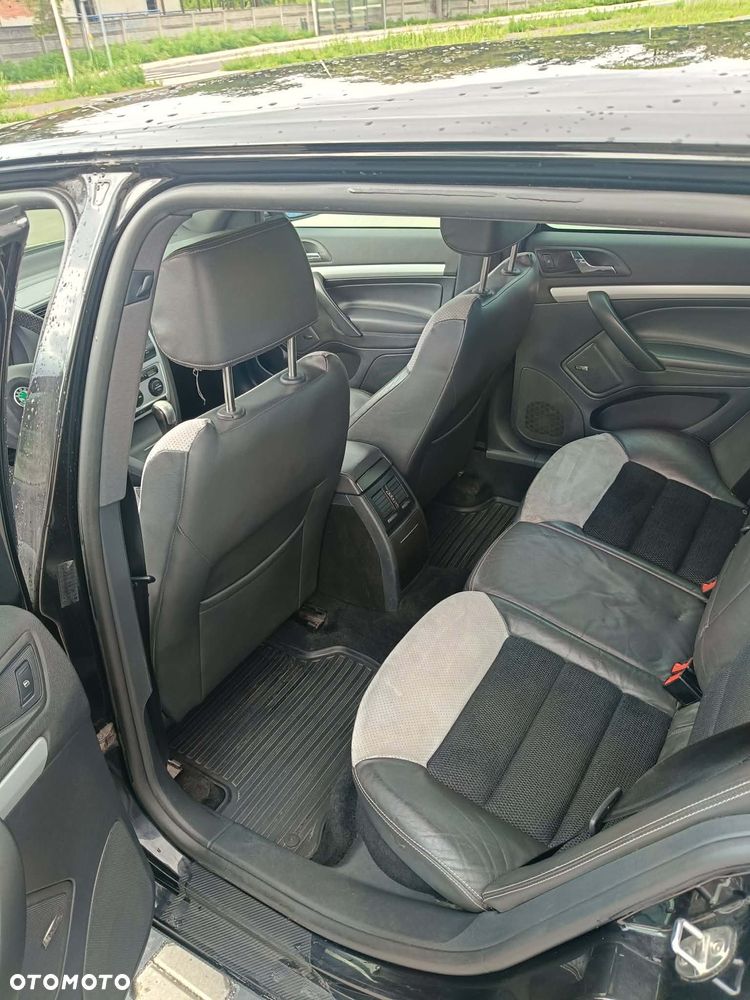 Skoda Octavia 2.0 TDI DPF RS - 12