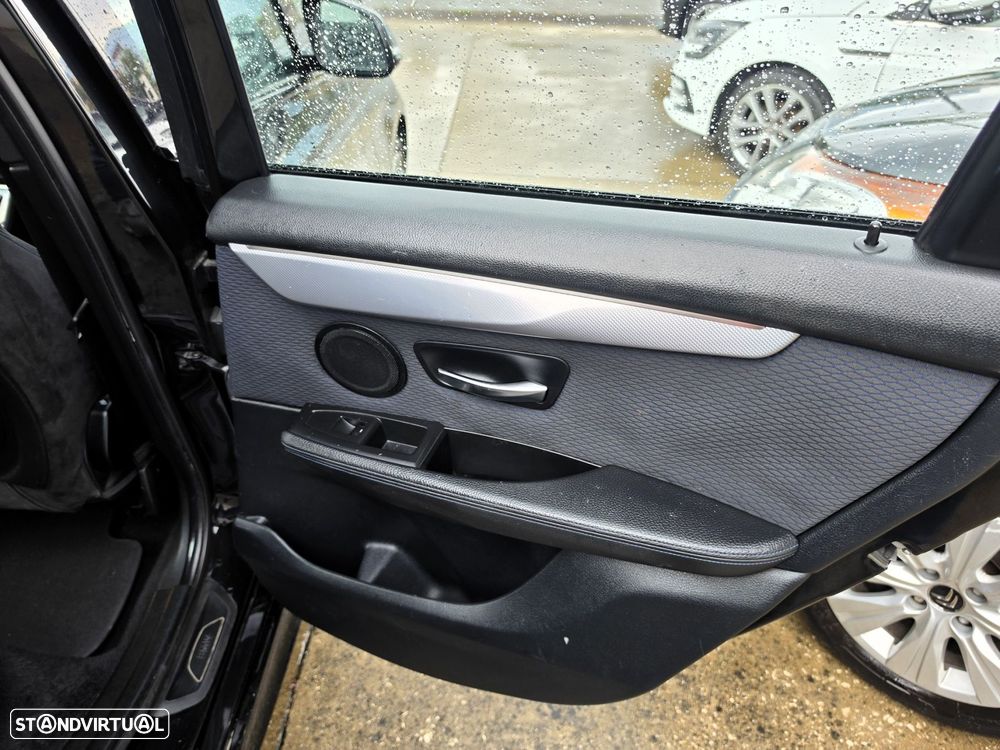 BMW 216 Active Tourer d Pack M - 33
