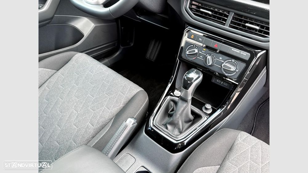 VW T-Cross 1.0 TSI Life DSG - 21