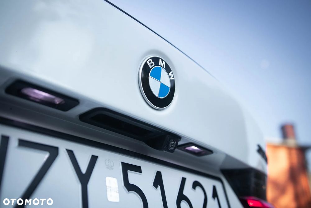 BMW Seria 3 330i xDrive M Sport - 17