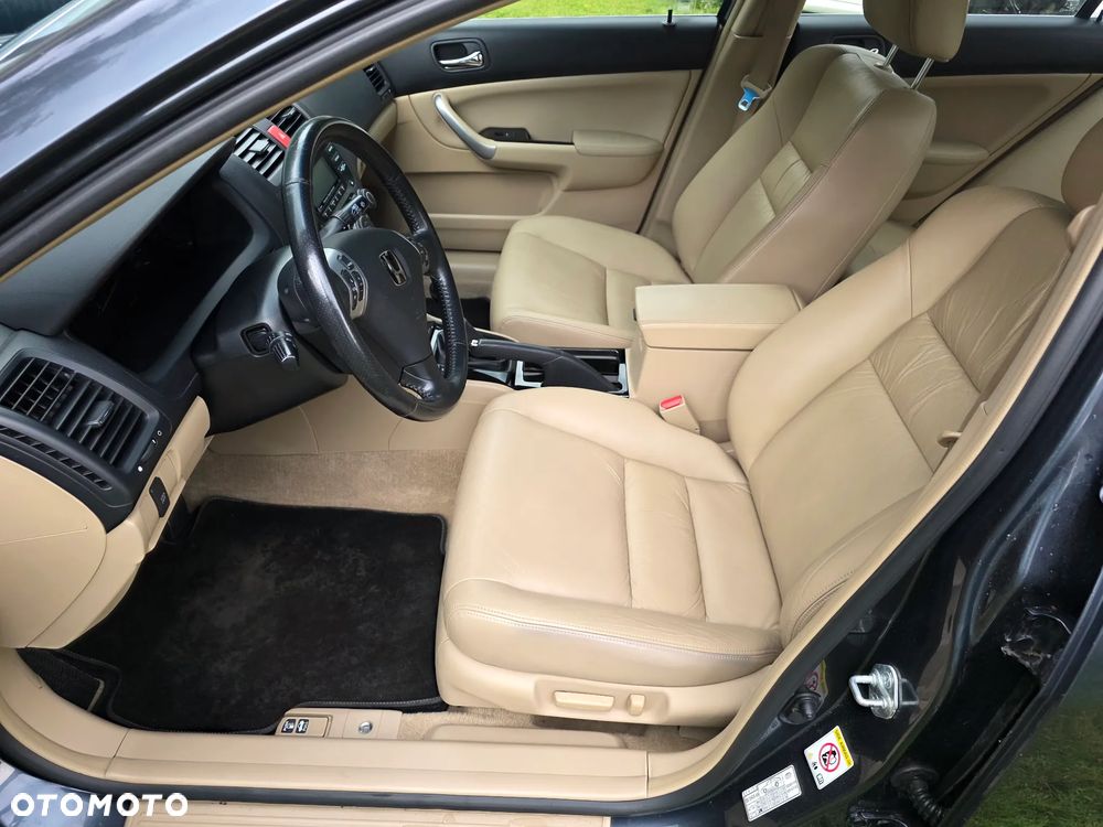 Honda Accord 2.4 i Executive - 24