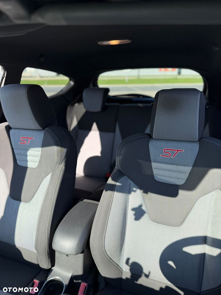 Ford Fiesta 1.6 EcoBoost ST - 10