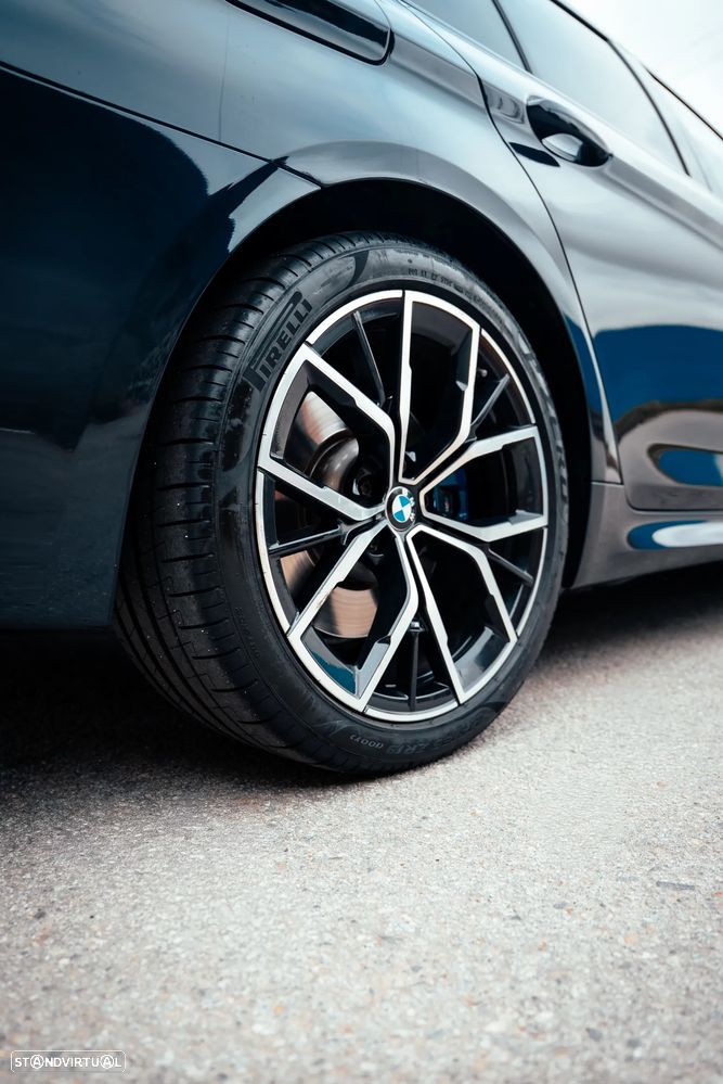 BMW 530 e Pack Desportivo M - 6
