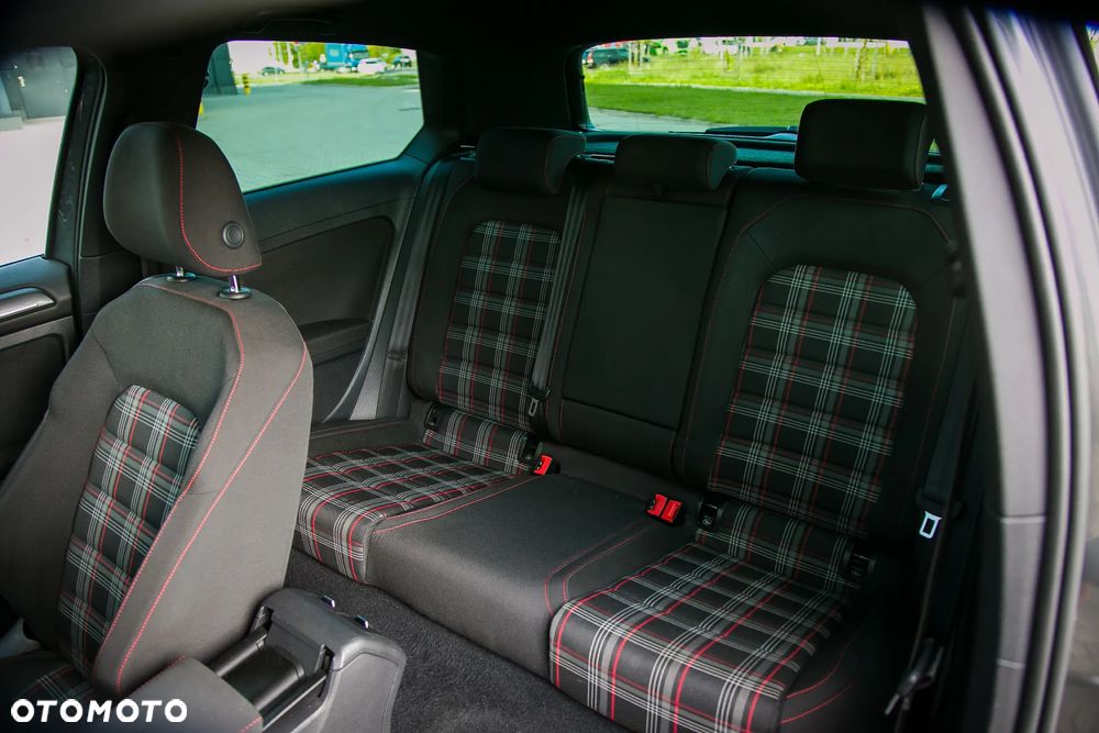 Volkswagen Golf GTI 2.0 TSI OPF Performance - 21