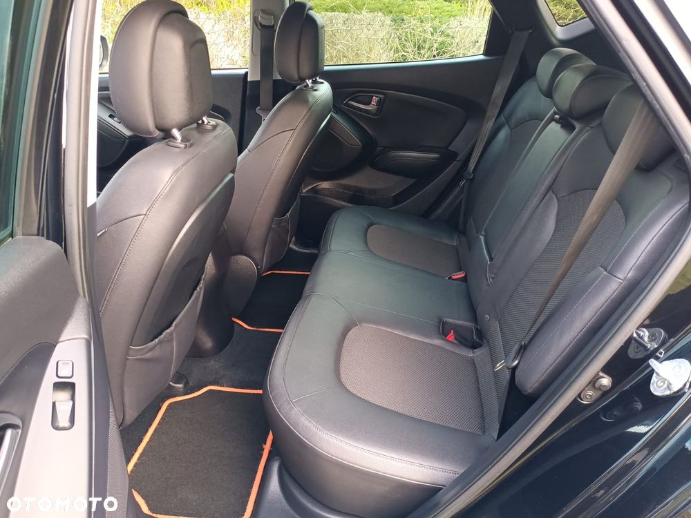 Hyundai ix35 1.7 CRDi 2WD blue Finale Gold - 20