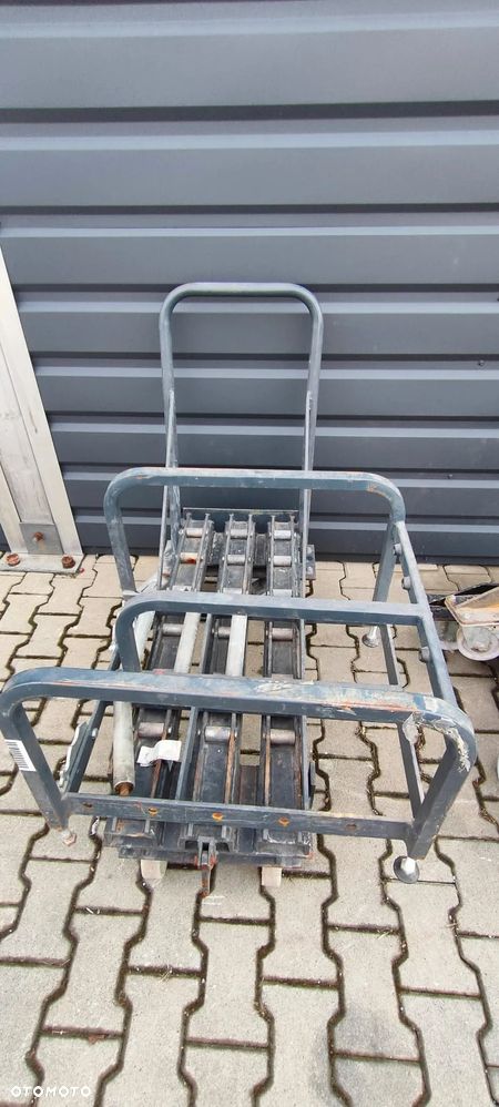 Stojak Łoże Rolkowe do Wymiany Baterii - 6