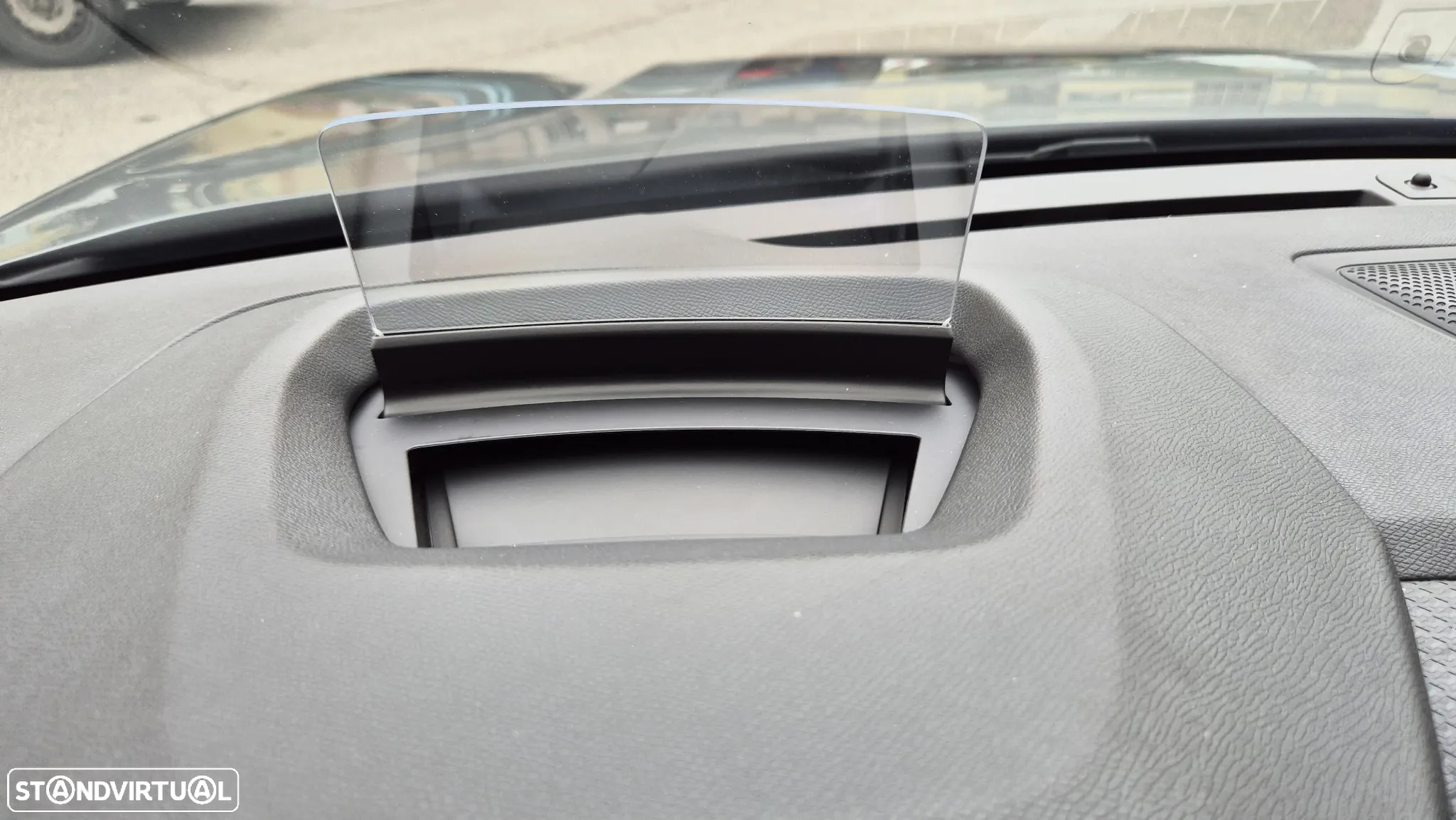 Citroën C4 PureTech 130 Stop&Start EAT8 SHINE - 12