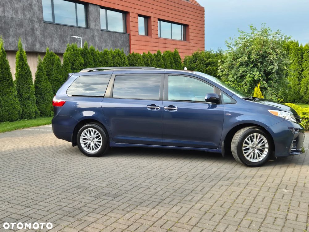 Toyota Sienna 3.5 V6 XLE AWD - 7