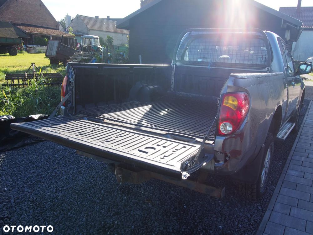 Mitsubishi L200 Pick Up 4x4 DPF Club Cab - 8