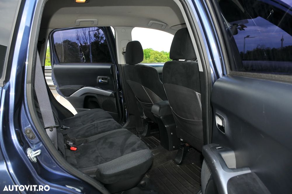 Mitsubishi Outlander - 6