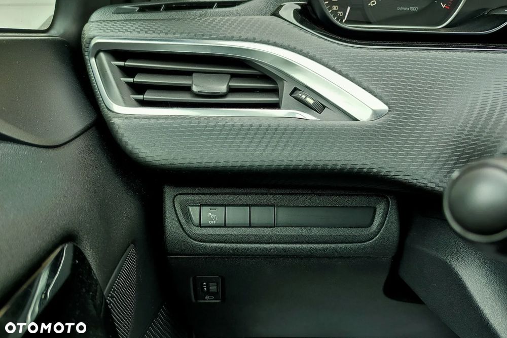 Peugeot 208 PureTech 82 Start & Stop Style - 11