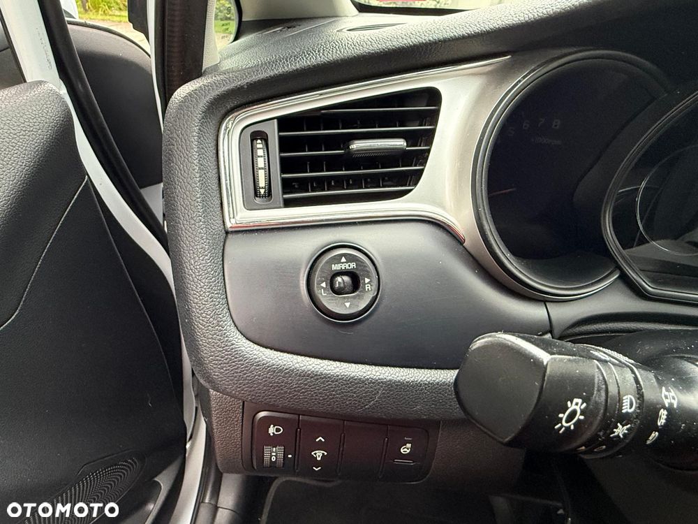 Kia Ceed - 13